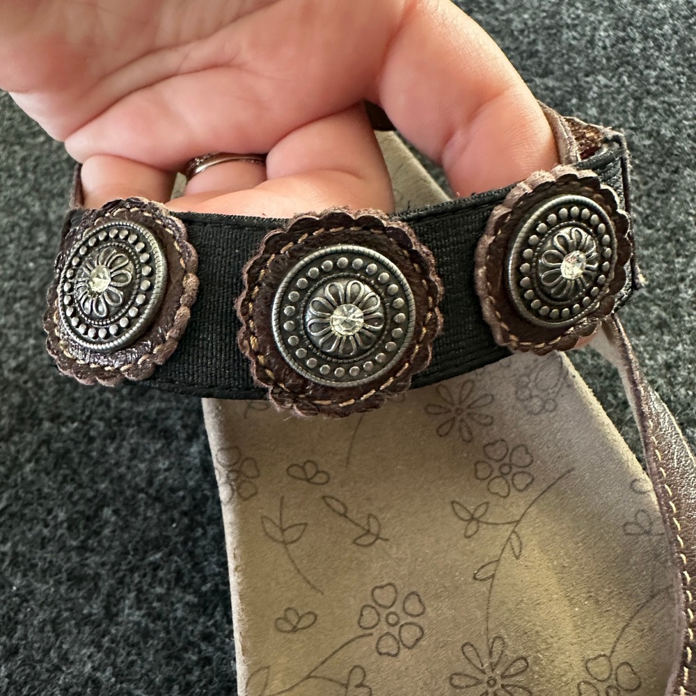 Taos Eden Brown Leather Medallion Strappy Comfort Sandals Womens 8 EDE-12019 - Picture 4 of 7